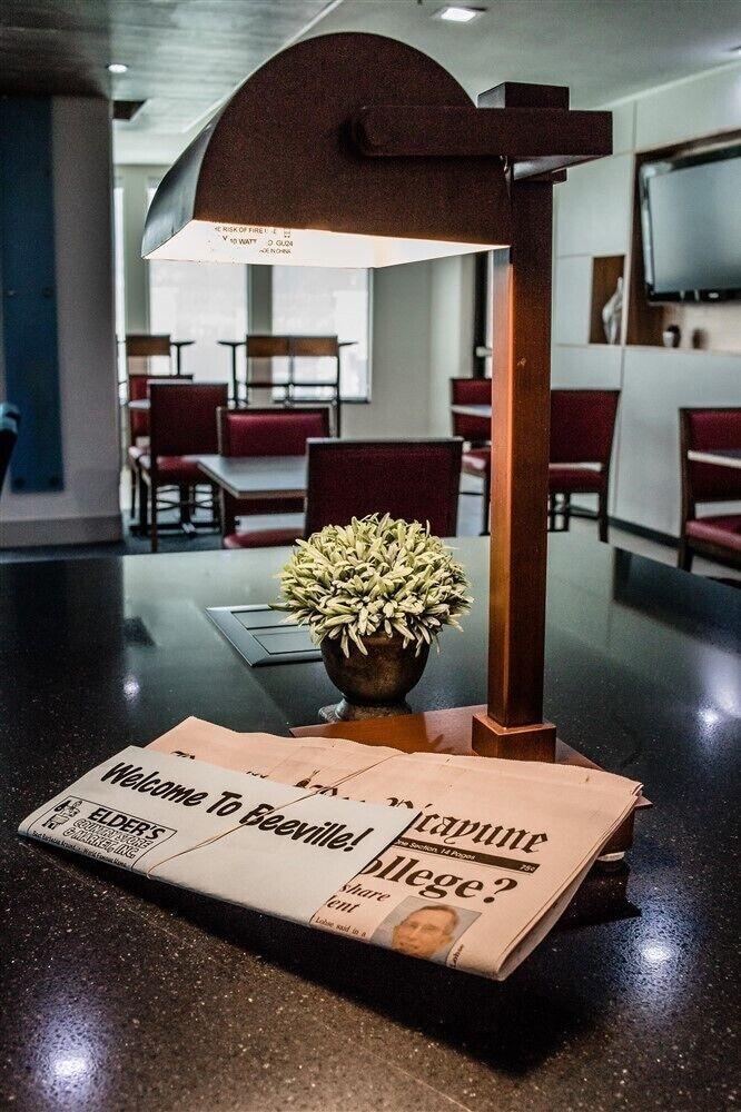 Holiday Inn Express And Suites Beeville By Ihg Bagian luar foto