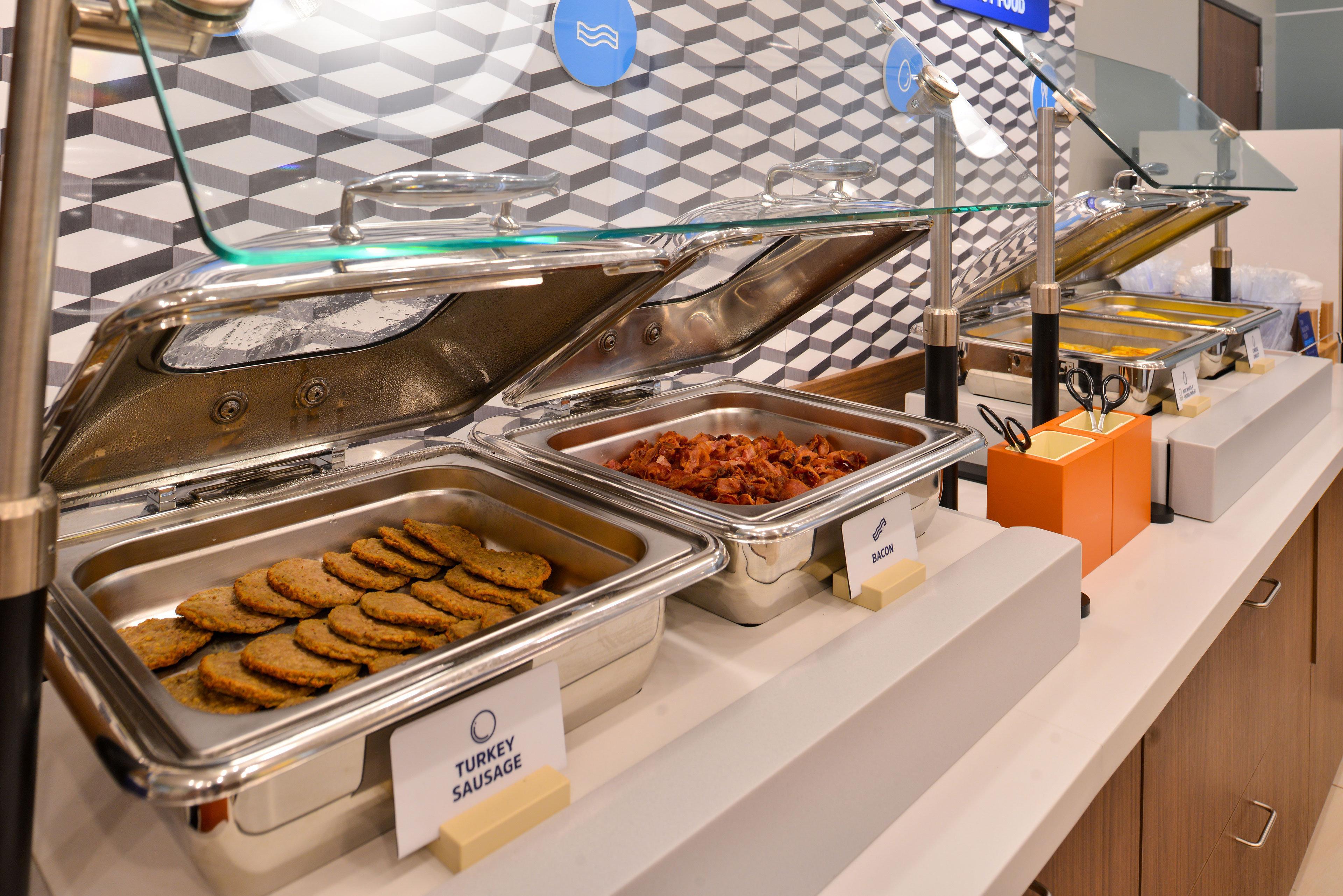 Holiday Inn Express And Suites Beeville By Ihg Bagian luar foto