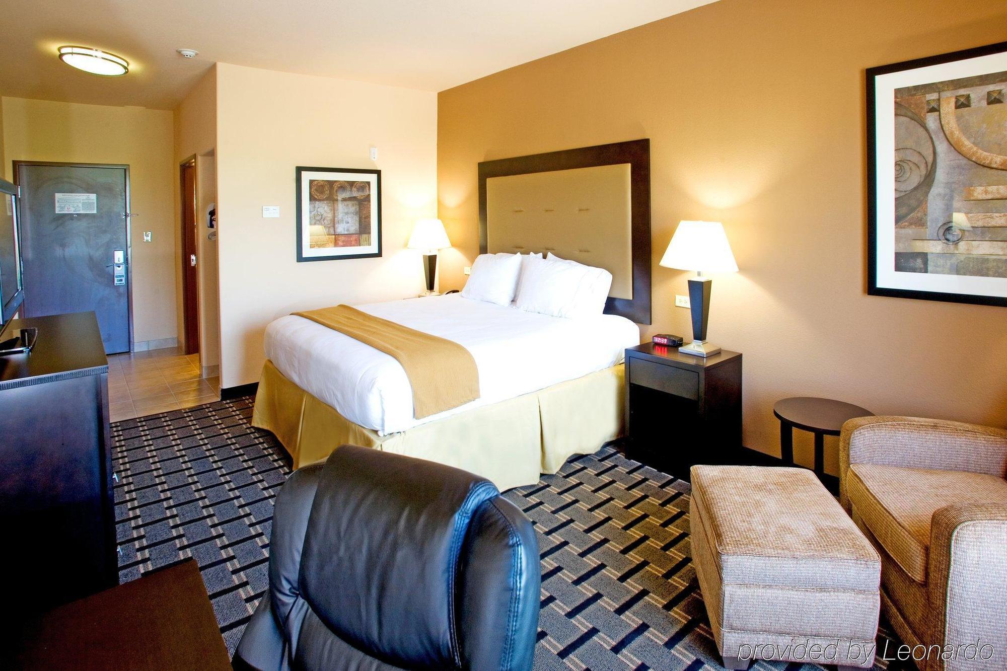 Holiday Inn Express And Suites Beeville By Ihg Ruang foto